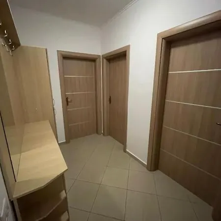 Lovely 2 Bedroom Unit With View גולם