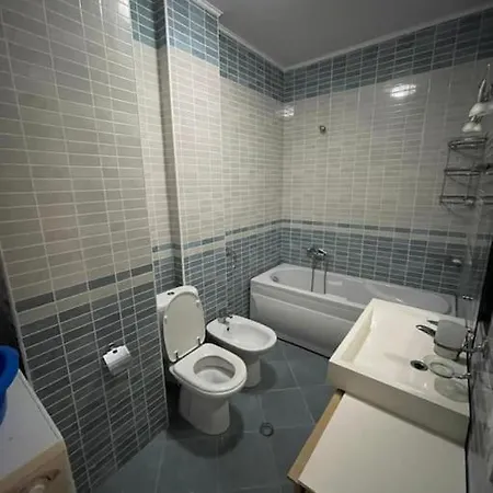 דירה Lovely 2 Bedroom Unit With View גולם